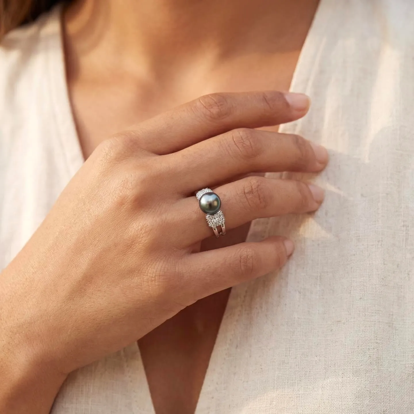 Bague perle de Tahiti portée